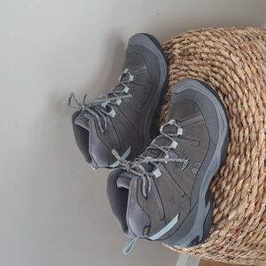 Keen Womens Circadia Performance Waterproof Hiking/Activewear Ankle Boots S-7.5‎